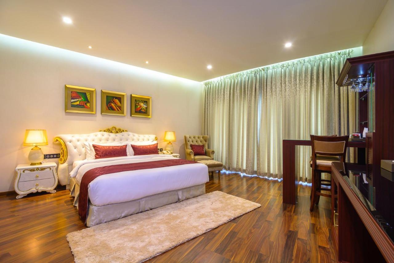 Premium Room with Pool View and Balcony,826773197:JPEG